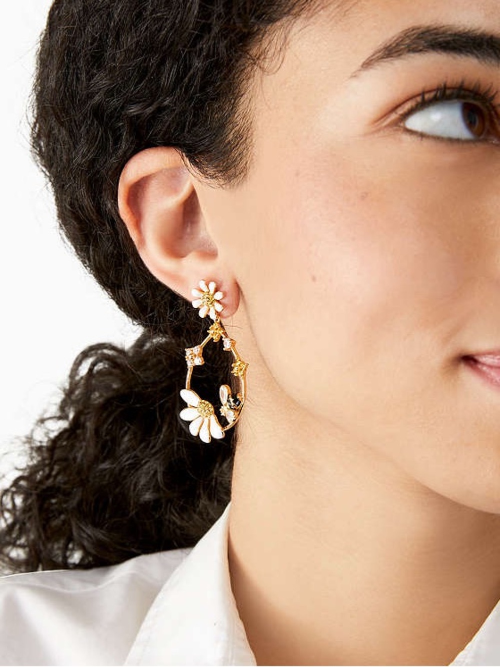 NWT KATE SPADE New York Daisies Gold & White Daisy & Bee Drop Earrings. - Picture 3 of 8